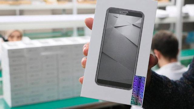 Türkiye’de Üretilen İlk Telefon Reeder P13 Satışa Çıktı