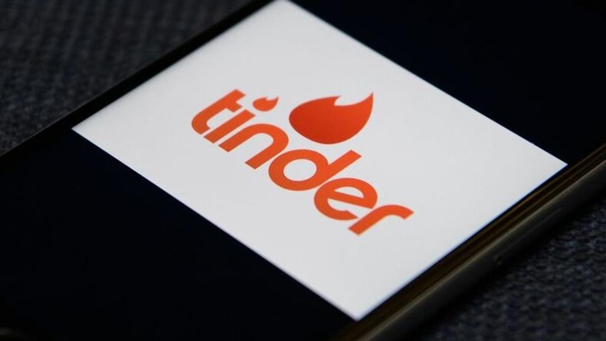 Tinder, Platformuna Polise Haber Veren Bir Özellik Ekliyor