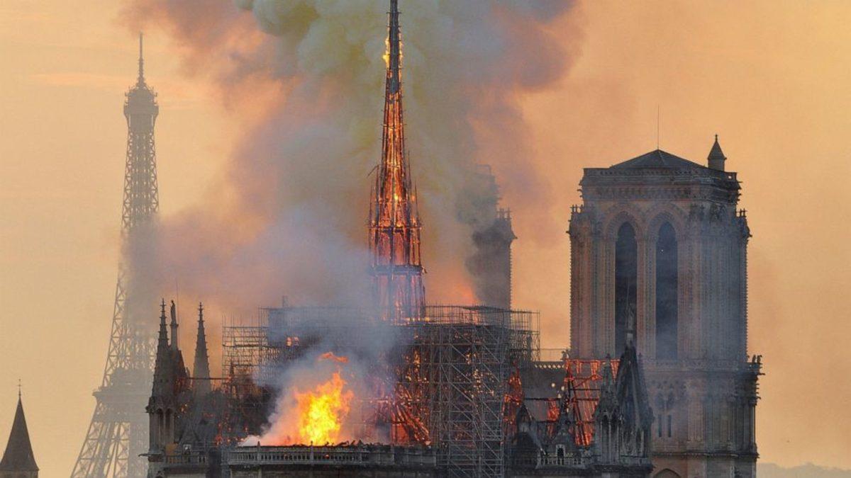 Oculus, Notre Dame’ın Yeniden İnşasını Sanal Gerçeklik Belgeseli Yaptı