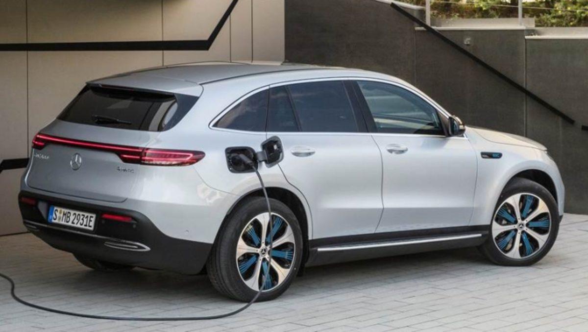 Mercedes, Batarya Sorunu Nedeniyle Elektrikli SUV’si EQC’nin Üretim Hedefini Yarıya Düşürdü