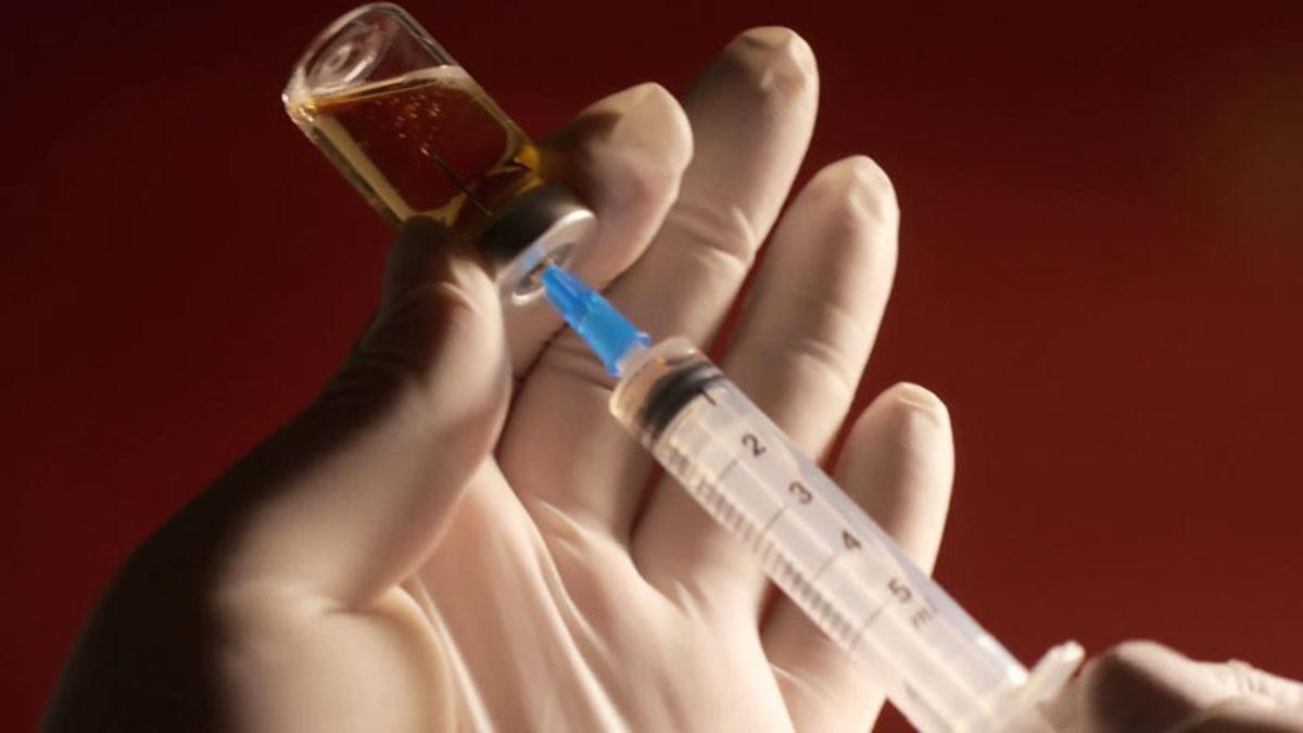 Sağlıklı Olmak İçin Vücuduna Şırıngayla Meyve Suyu Enjekte Eden Kadın Ölümden Döndü