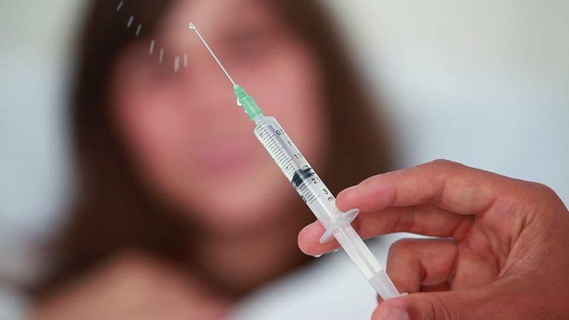 Sağlıklı Olmak İçin Vücuduna Şırıngayla Meyve Suyu Enjekte Eden Kadın Ölümden Döndü