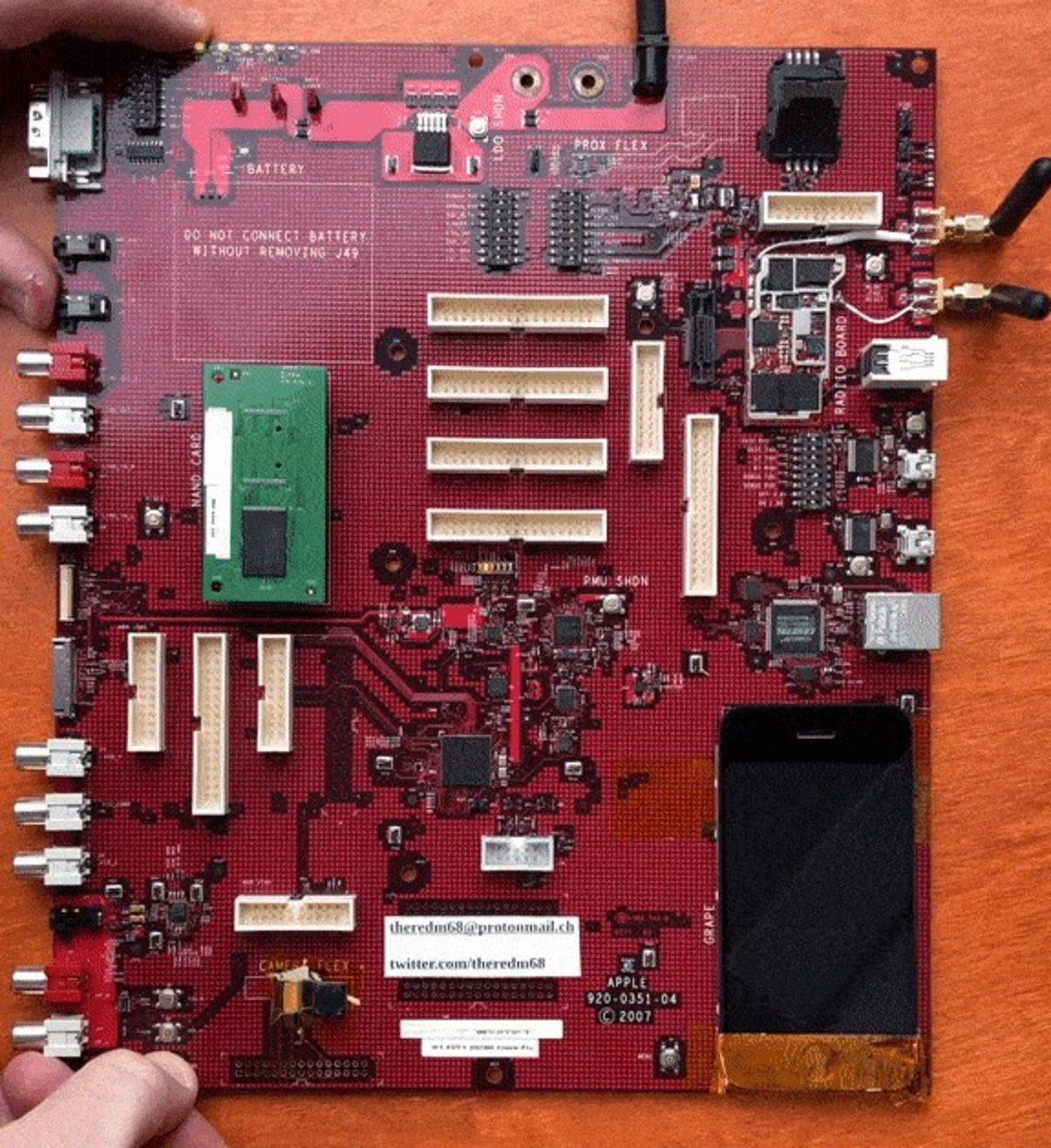 İlk iPhone’un Kendi Mühendislerinden Bile Gizlenen Prototipi Ortaya Çıktı