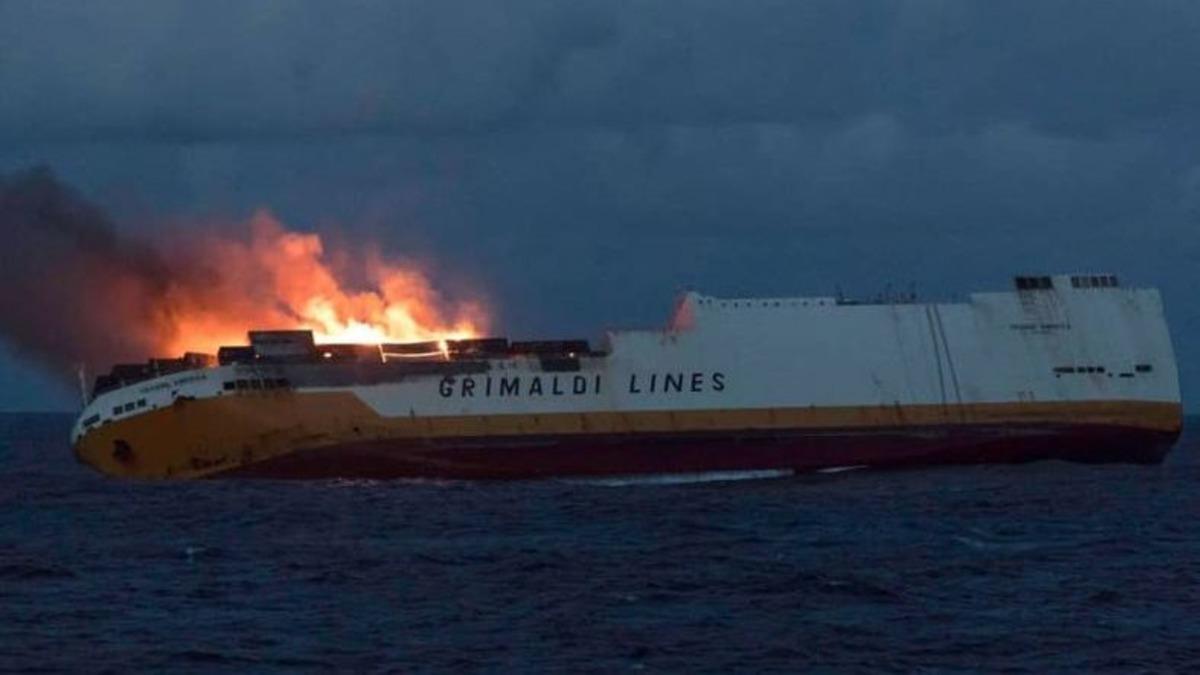 Porsche, Gemi Kazasında Kül Olan 911 GT2 RS’lerin Yerine Yenisini Üretecek