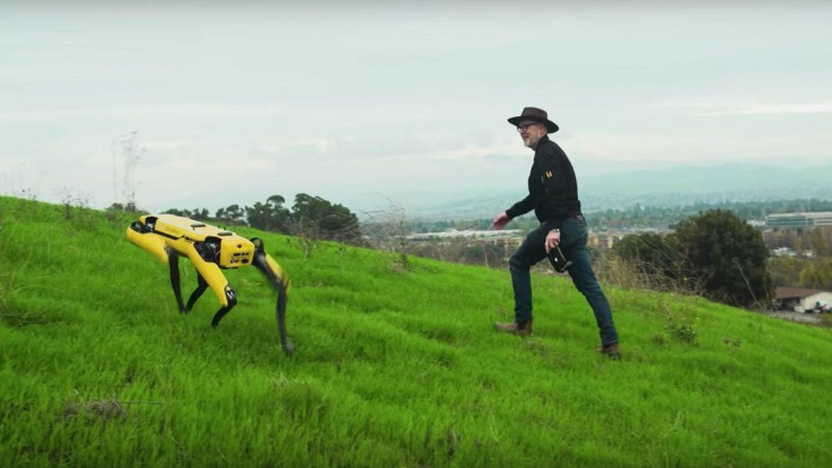 Boston Dynamics’in Robot Köpeği Spot, Bir YouTuber Tarafından Test Edildi