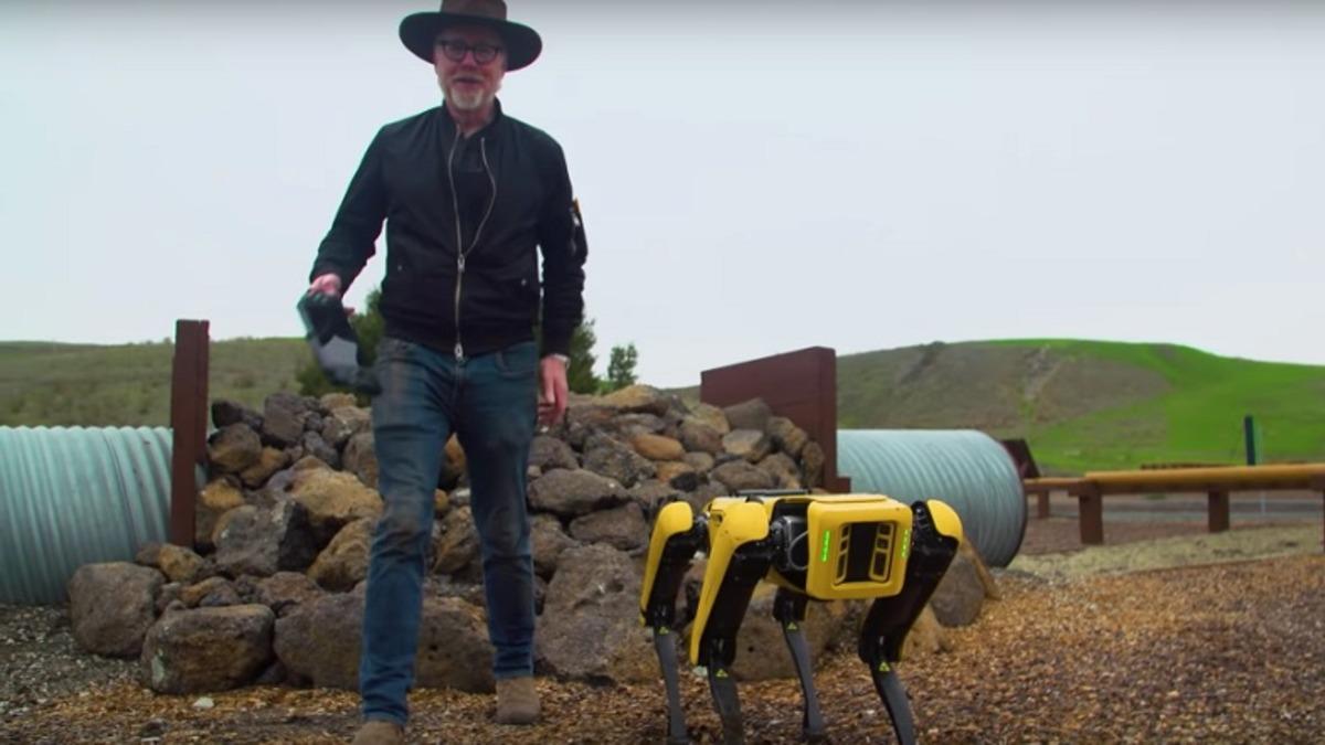 Boston Dynamics’in Robot Köpeği Spot, Bir YouTuber Tarafından Test Edildi