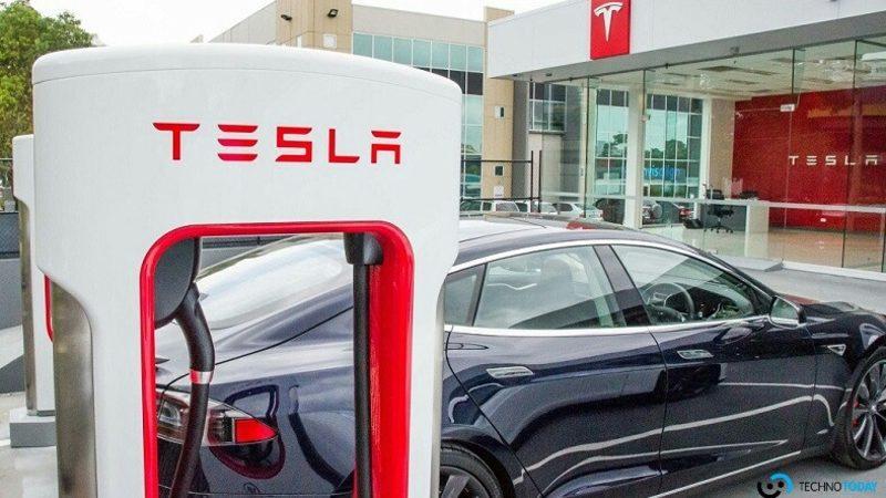 Tesla, Satışlarını Artırmak İçin Araçların Şarj Noktalarını Ücretsiz Yapacak