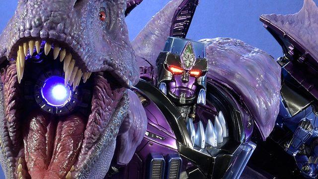 Yeni Transformers Serisinde Savaşan Arabalar Yerine Robot Hayvanlar Görebiliriz