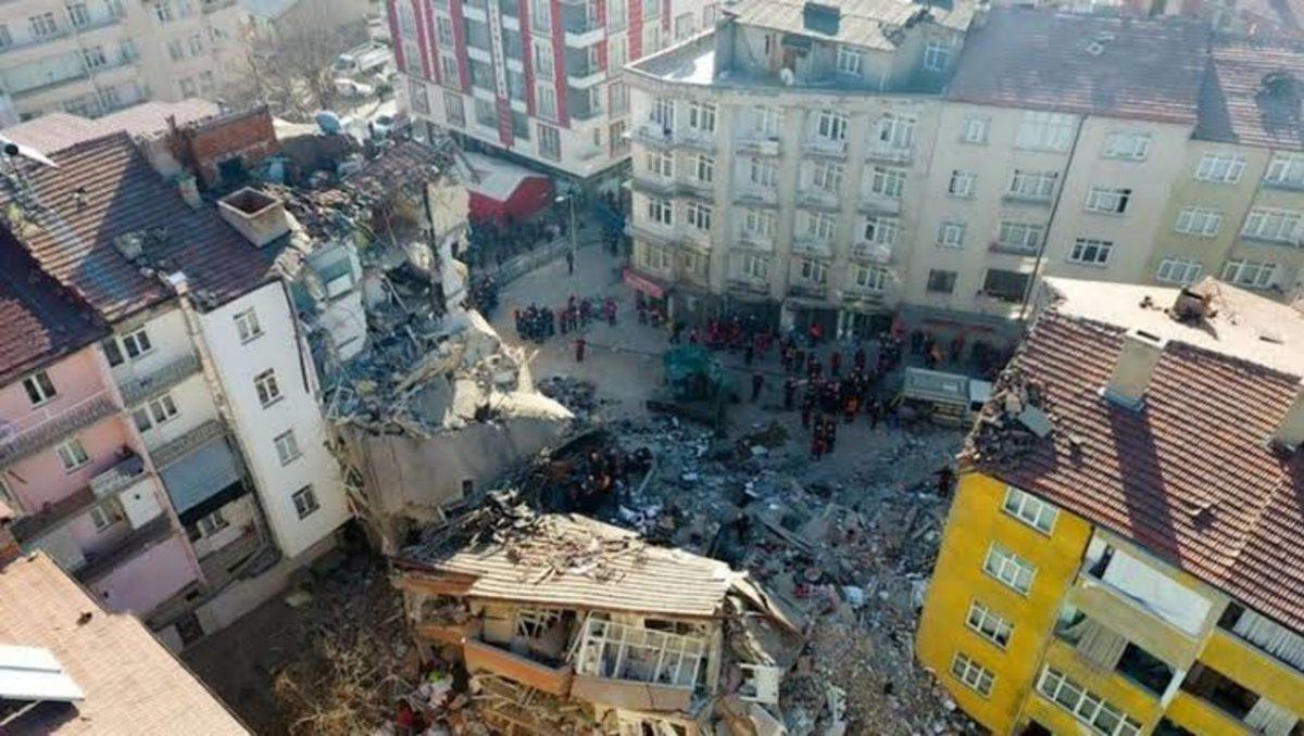 Elazığ’daki Depremin Dehşete Düşüren Yeni Görüntüleri Ortaya Çıktı (Video)