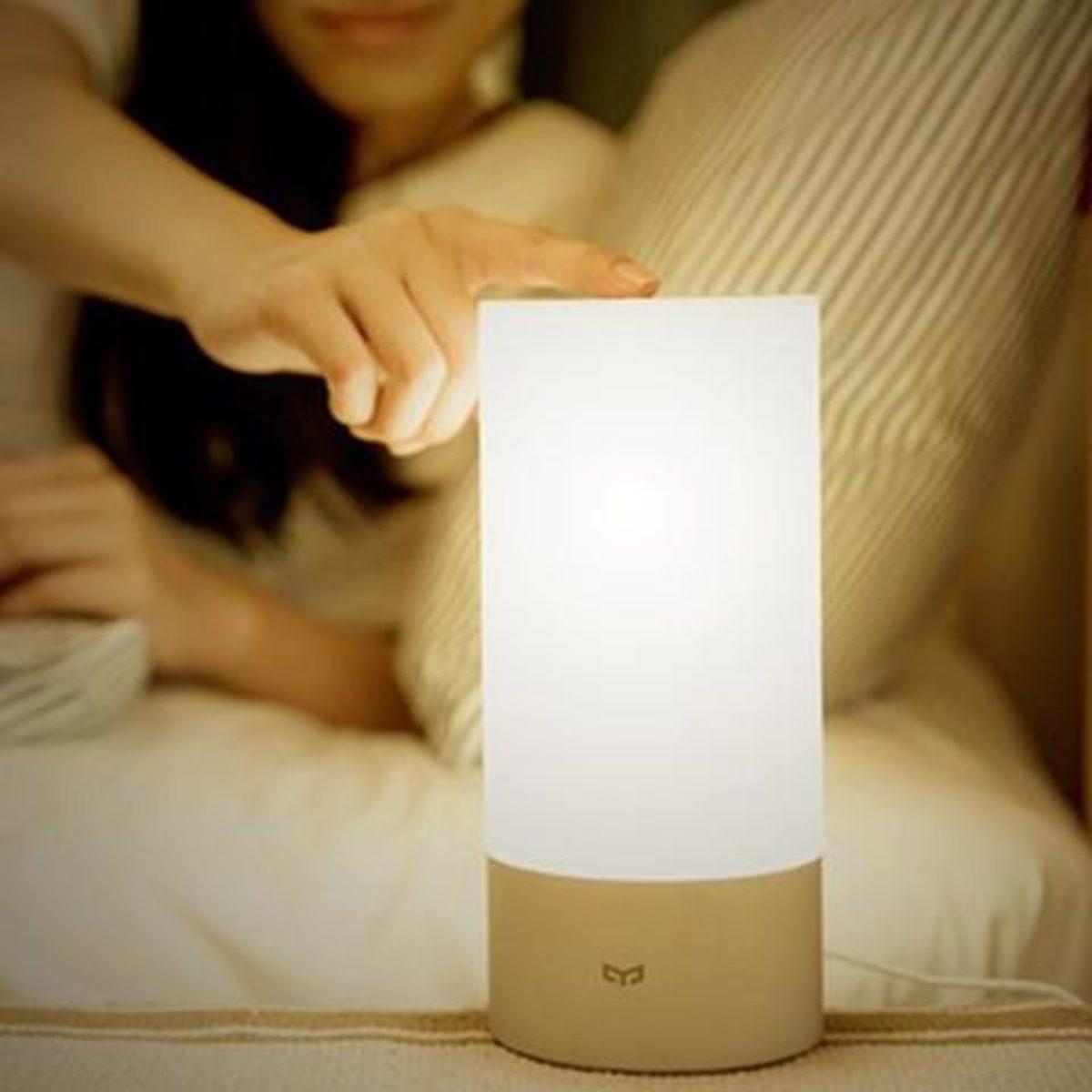 Evinde Akıllı Aydınlatma Sistemi Kuracakların Tercih Edebileceği 6 Akıllı Lamba