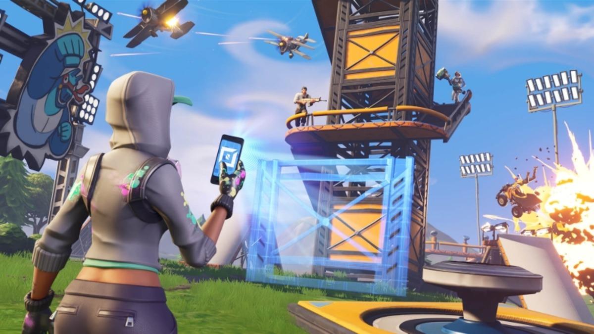Fortnite Yayıncısı, Kazandığı Paralarla Annesinin Öğrenci Kredisi Borcunu Ödedi (Video)