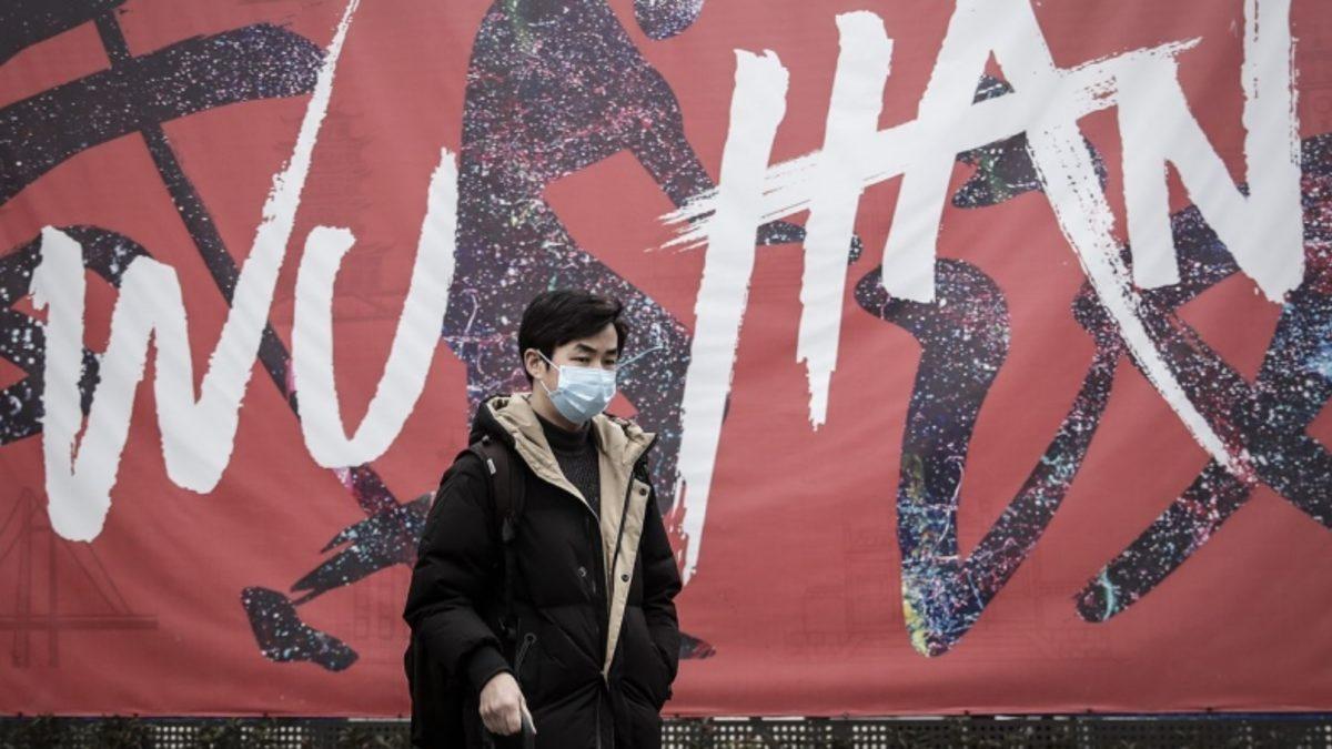 Corona Virüsünün Akciğerlere Verdiği Tahribatı Gösteren Tomografi Filmi