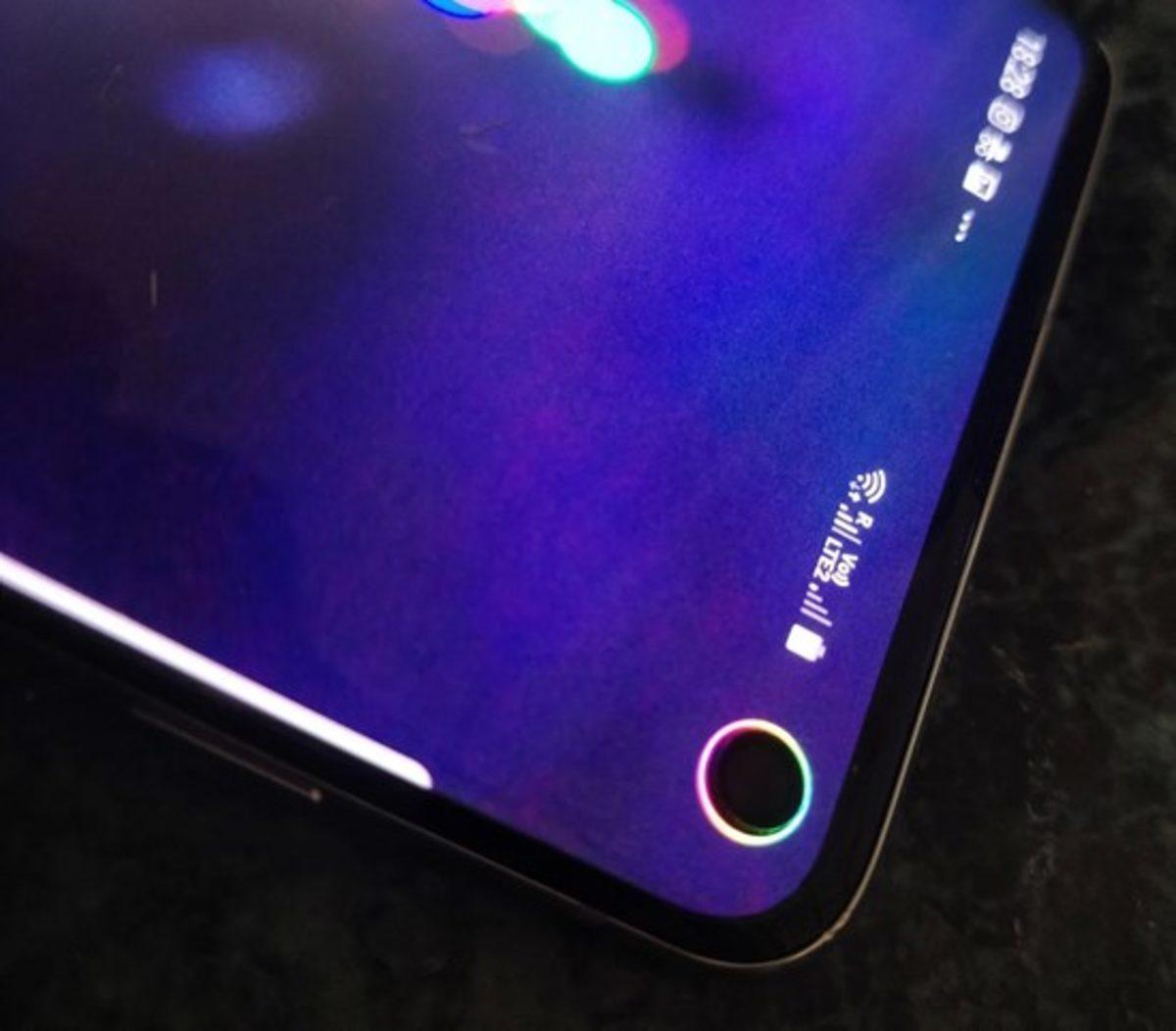Samsung Galaxy S10’un Kamera Deliği İçin Mükemmel Ötesi Bir Uygulama: Energy Ring