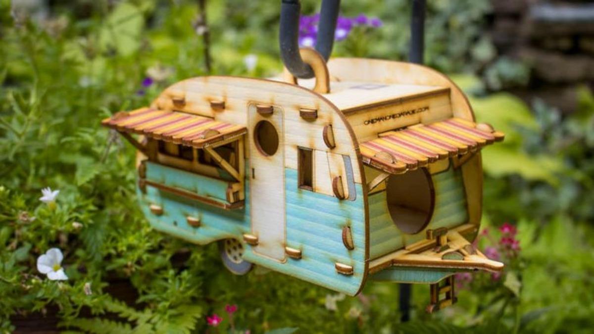 Bir Araştırmaya Göre Kuş Besleyen İnsanlar Daha Korumacı Hale Geliyor