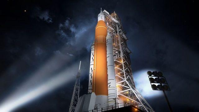 NASA, SLS Fotoğraflarında Bir Şeyler Saklamakla Suçlanıyor