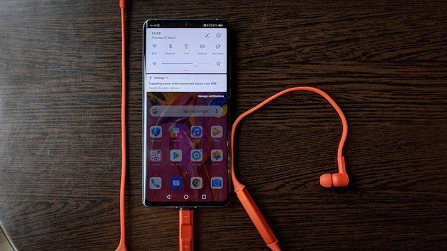 Huawei’nin Yeni ’Kablosuz’ Kulaklığı FreeLace Tanıtıldı
