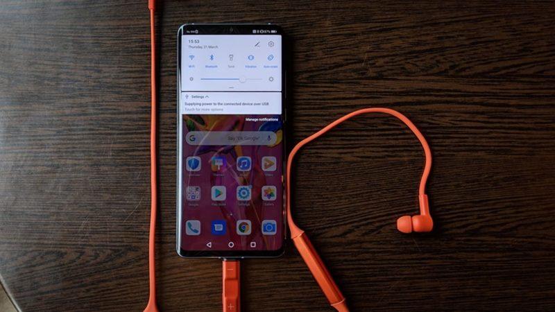 Huawei’nin Yeni ’Kablosuz’ Kulaklığı FreeLace Tanıtıldı