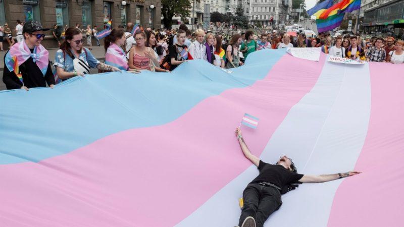 Akıllı Telefonlara Transeksüel Bayrağı Dahil 100’den Fazla Yeni Emoji Geliyor