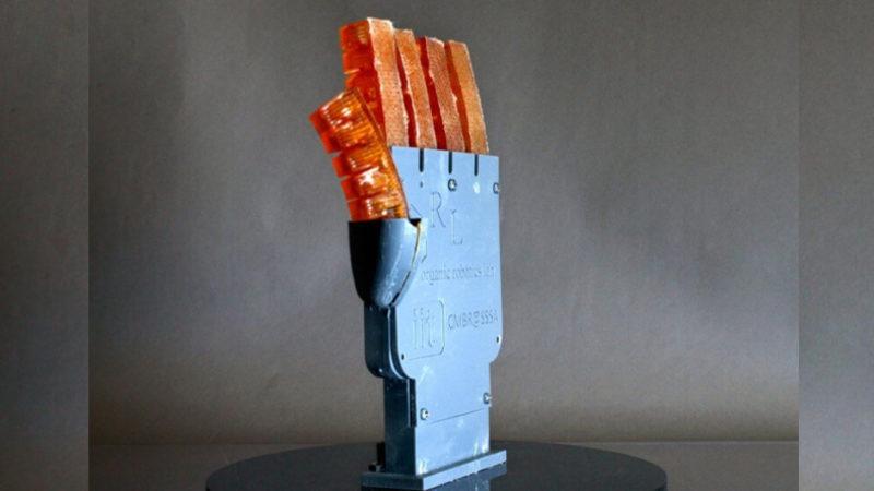 Tıpkı İnsanlar Gibi ’Terleyebilen’ Robotik Kol Geliştirildi