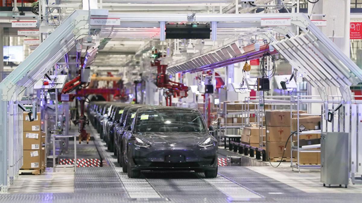 Tesla, Çin’deki Fabrikasını Corona Virüsü Salgını Nedeniyle Geçici Olarak Kapattı