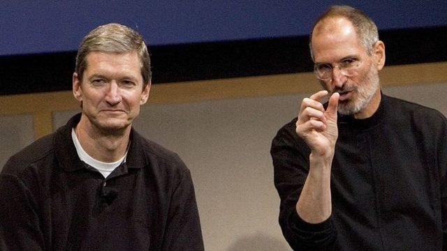 Yeni Çıkan Bir Biyografiye Göre Tim Cook, Steve Jobs’tan Çok Daha Başarılı