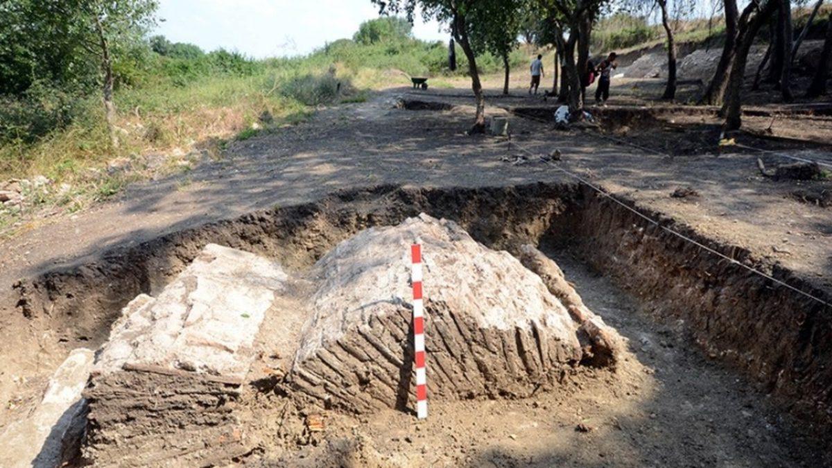 558 Yılındaki İstanbul Depreminde Ölen İki Kişi Birbirine Sarılmış Halde Bulundu