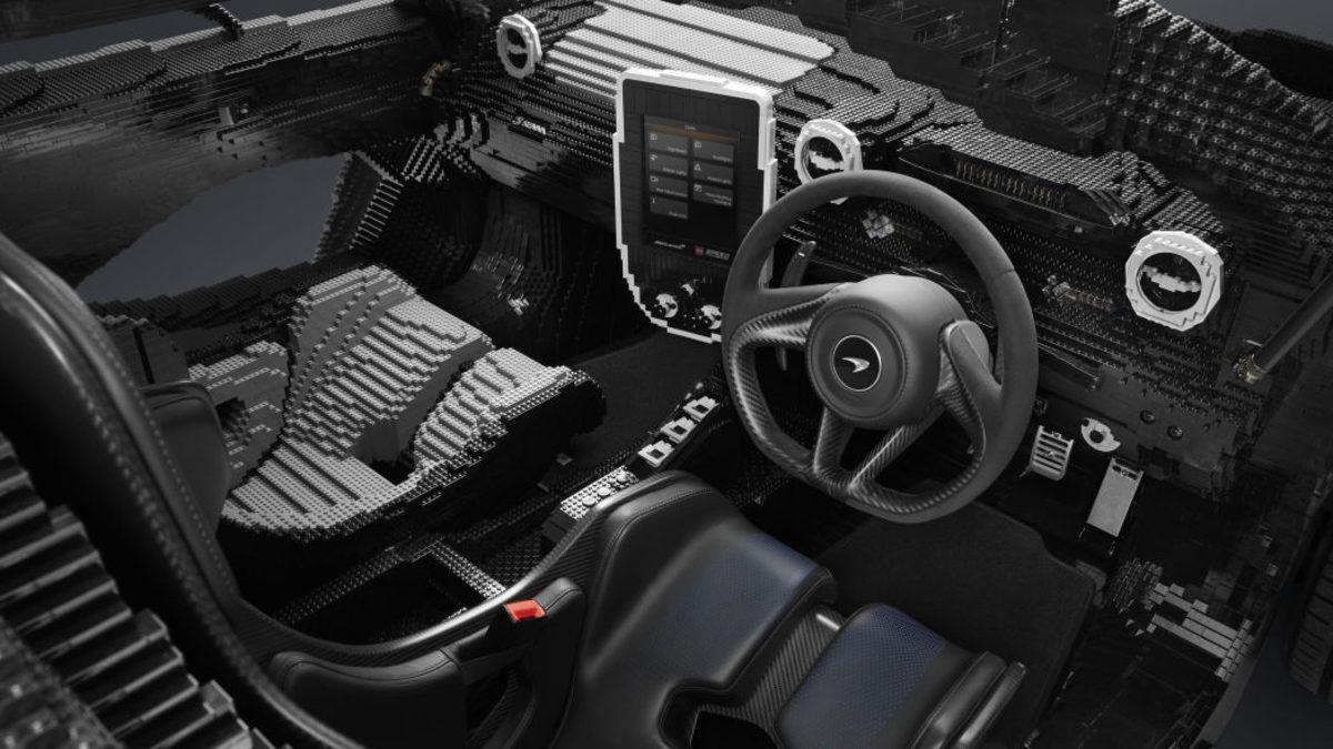 Lego’nun İnşa Ettiği McLaren Senna, Orijinalinden Daha Ağır