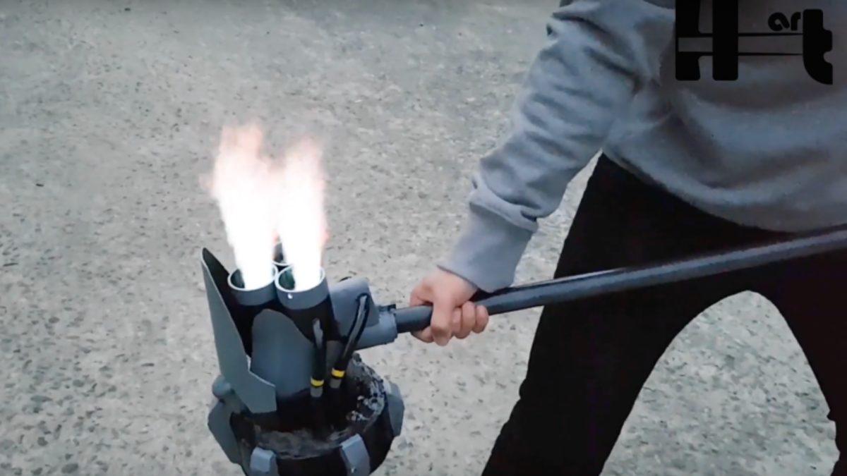 Bir YouTuber, Çöp Kutusundan Gerçek Bir ’Reinhardt Çekici’ Yaptı (Video)