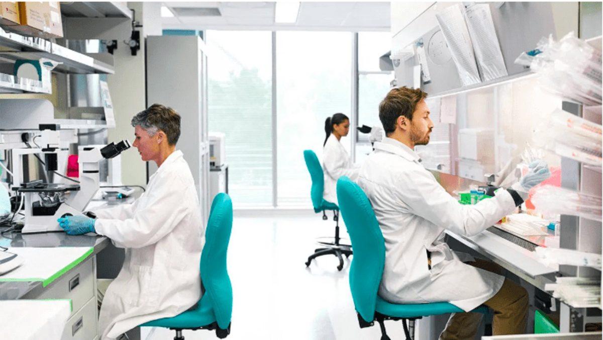 Bilim İnsanları, Corona Virüsü Aşısının Kullanılabileceği Tarihi Açıkladı