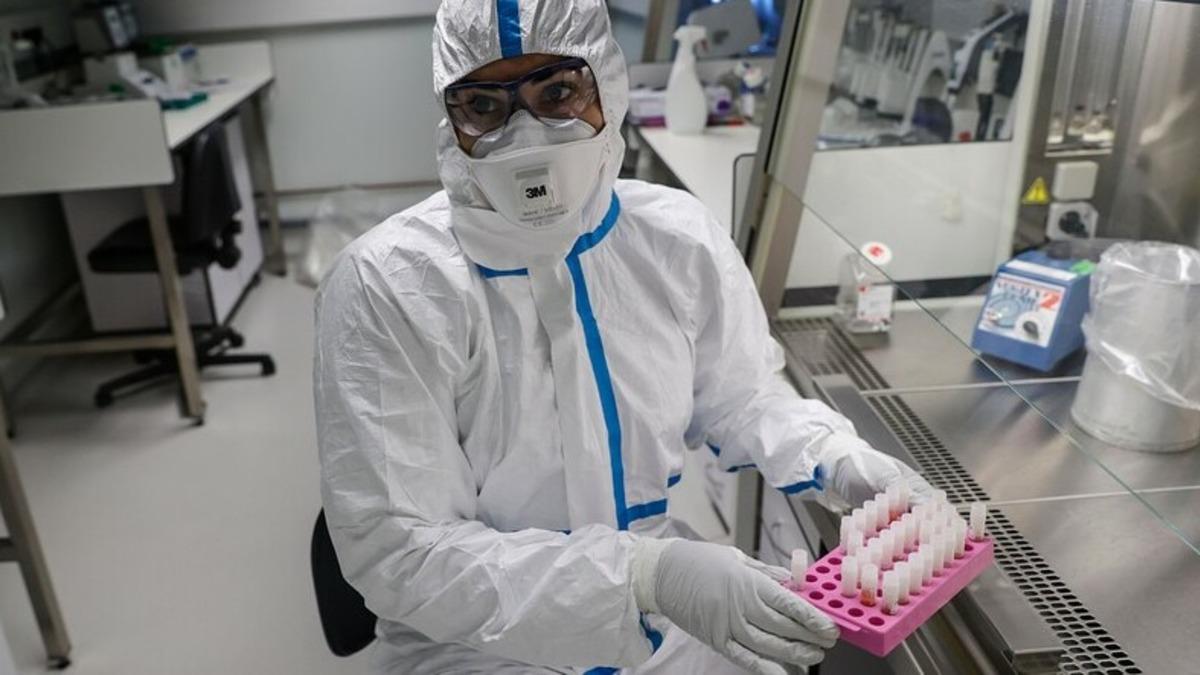 Bilim İnsanları, Corona Virüsü Aşısının Kullanılabileceği Tarihi Açıkladı