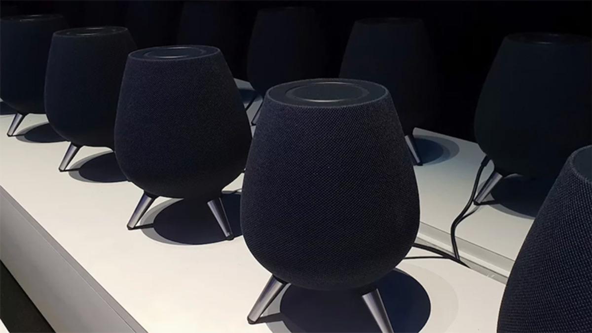 Samsung, Katlanabilir Ekranlı Bir Akıllı Hoparlör Patenti Aldı