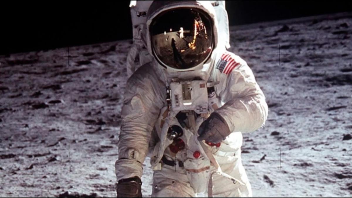Apollo 11 Araştırmacısı, Ay’a İnişin Gerçek Olduğunu Kanıtladı