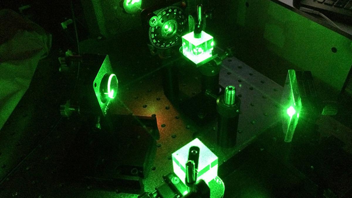 Araştırmacılar, Işık ve Katı Madde Arasında ’Akıllı’ Bir Etkileşim Yarattılar