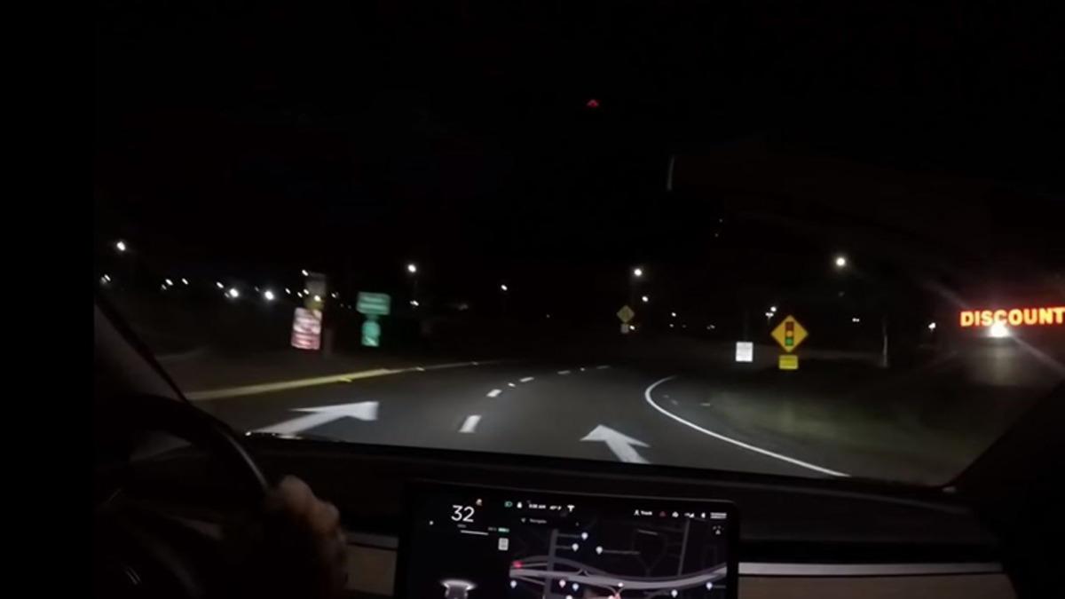 Tesla Model 3’ün Gizli Dyno Modunu Aktif Eden Adam, Kaza Yaptı (Video)