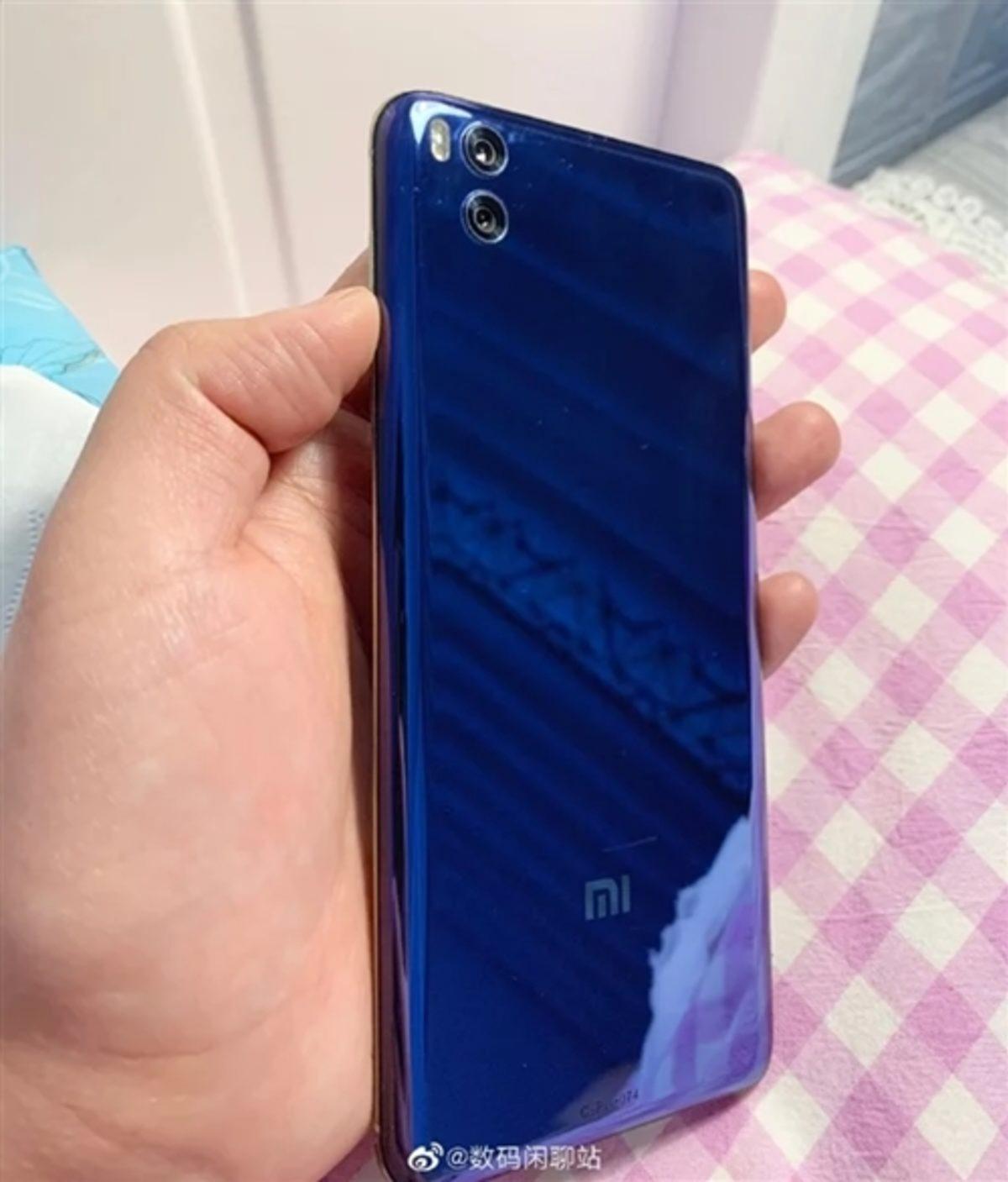 Xiaomi Mi 6 Pro Kanlı Canlı Görüntülendi
