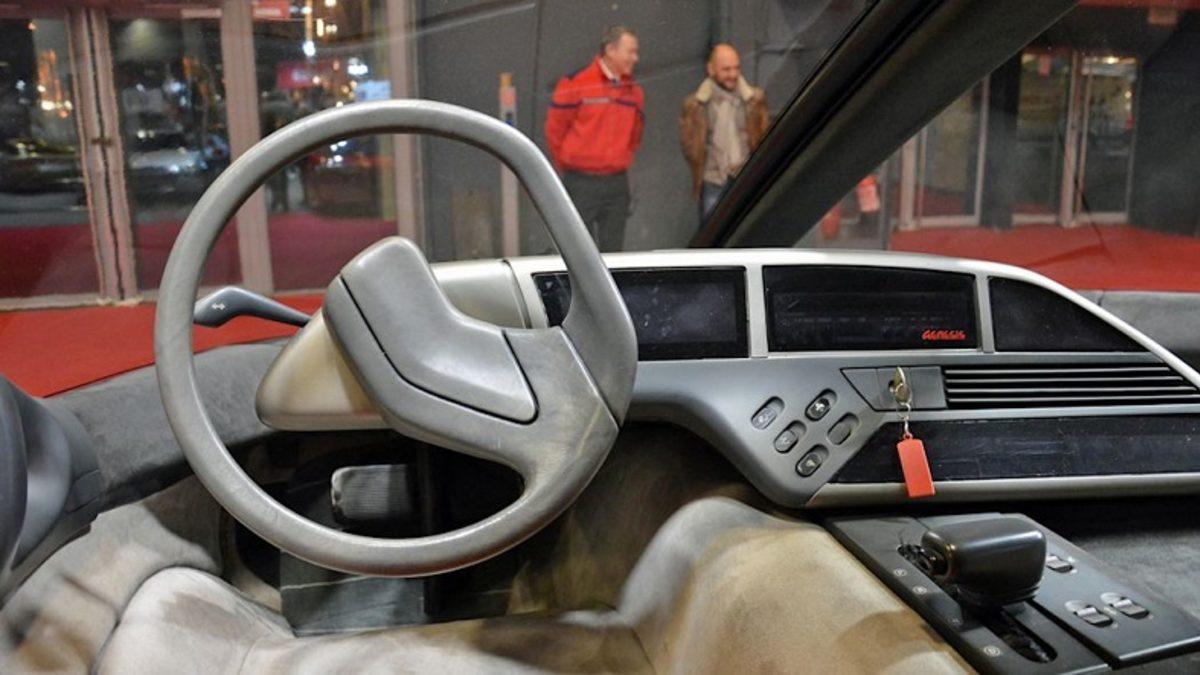 Lamborghini’nin V12 Motorundan Güç Alan Konsept Minibüs: Bertone Genesis