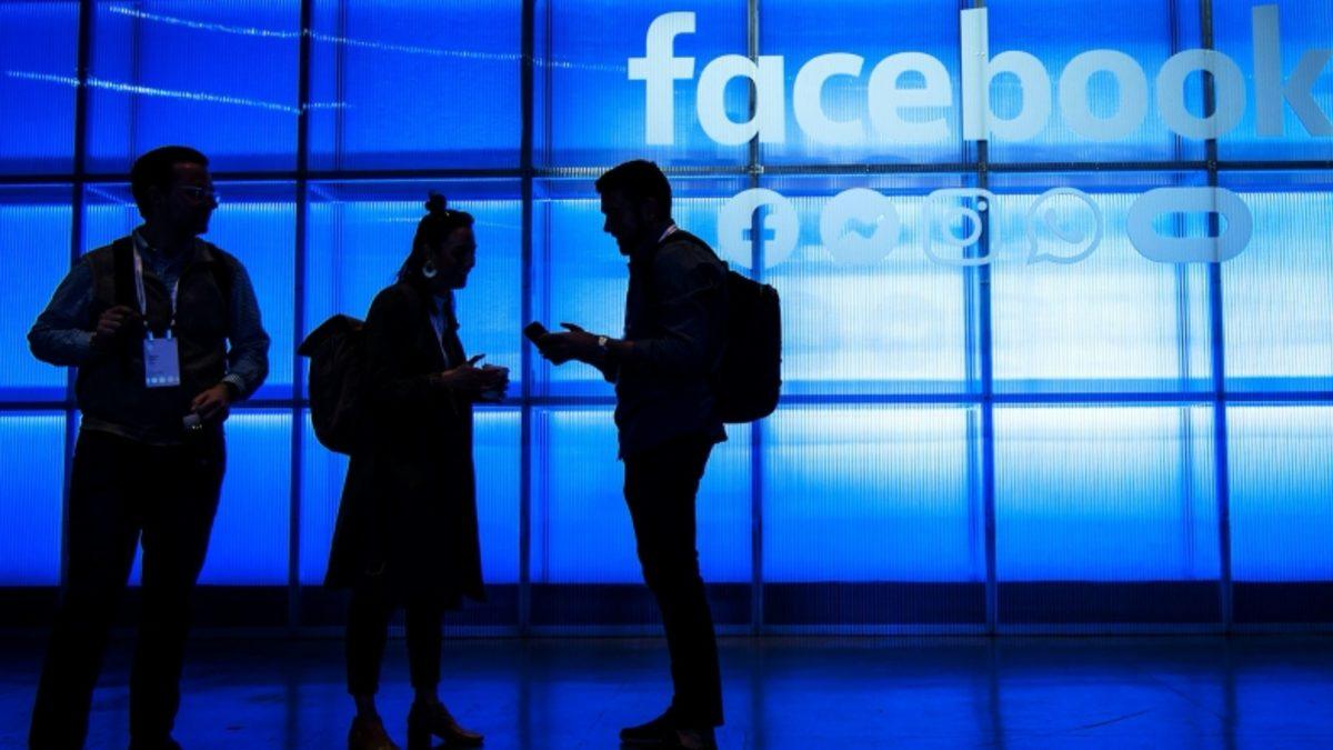 Facebook, Platformundaki Fotoğrafları Toplayan Yapay Zeka Şirketini Uyardı