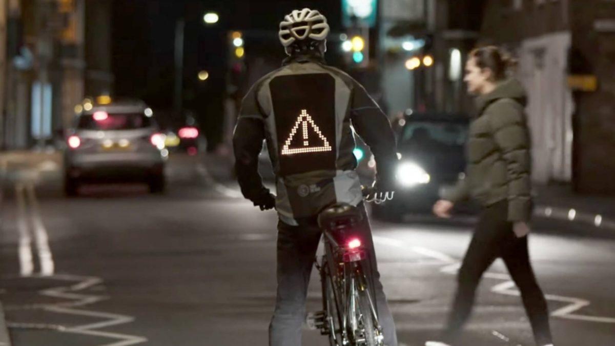 Ford, Bisiklet Sürücüleri İçin LED Panelli Emoji Ceket Tasarladı