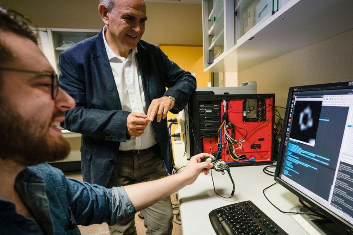 Görme Engelli Bir Kadın, Beynine Bağlanan Yeni Bir İmplant ile Görebildi