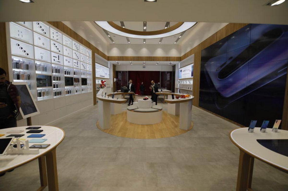 Huawei’nin Türkiye’deki İkinci Mağazası İstanbul’da Hizmete Girdi