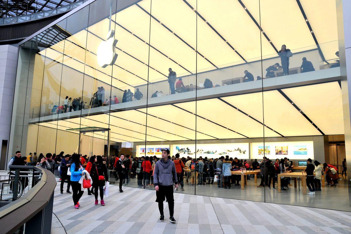 Apple, Corona Virüsü Salgını Nedeniyle Mağazalarının Kapalı Kalma Süresini Uzatıyor