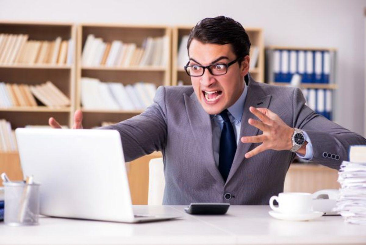 Telefonun Başında Çaresiz Bekliyorum: İş Başvurularına Yanıt Alınamamasının Sebebi