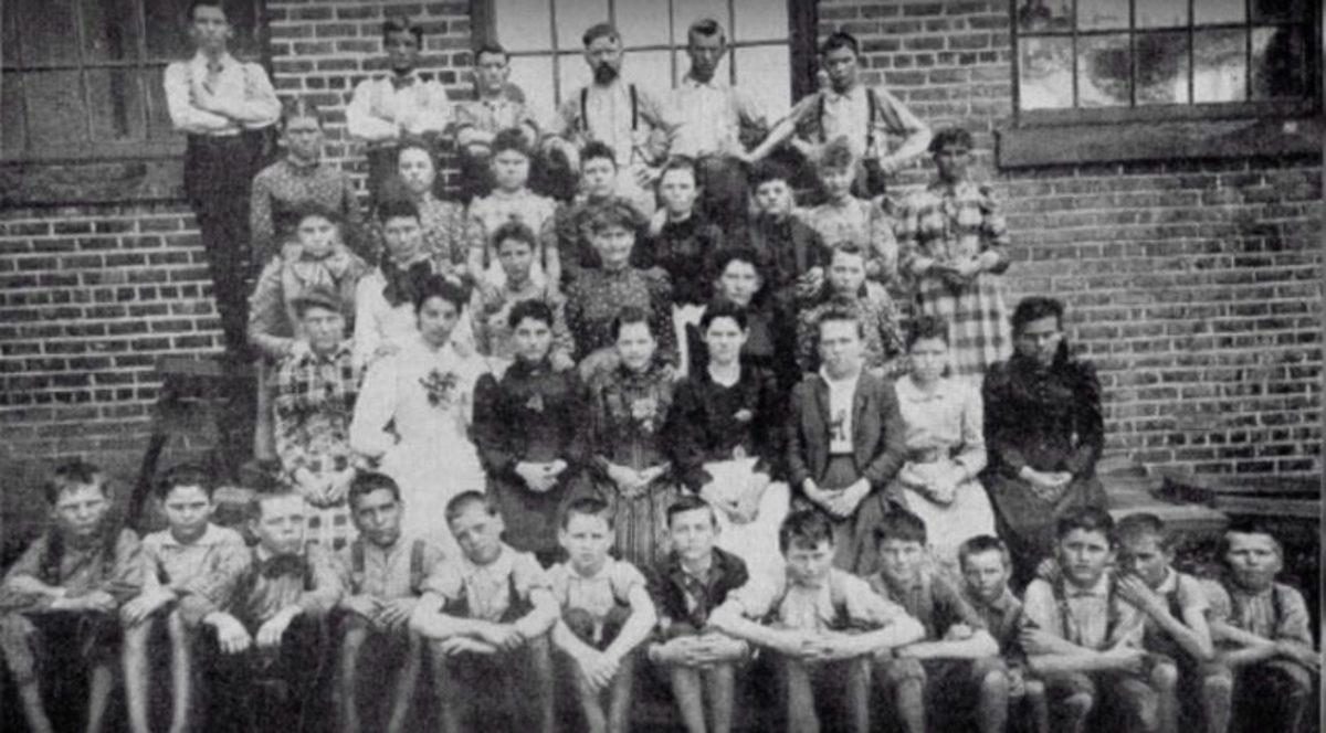 Masum Çocukların Hayatını Mahveden Korkunç Psikolojik Deney (Monster Study)