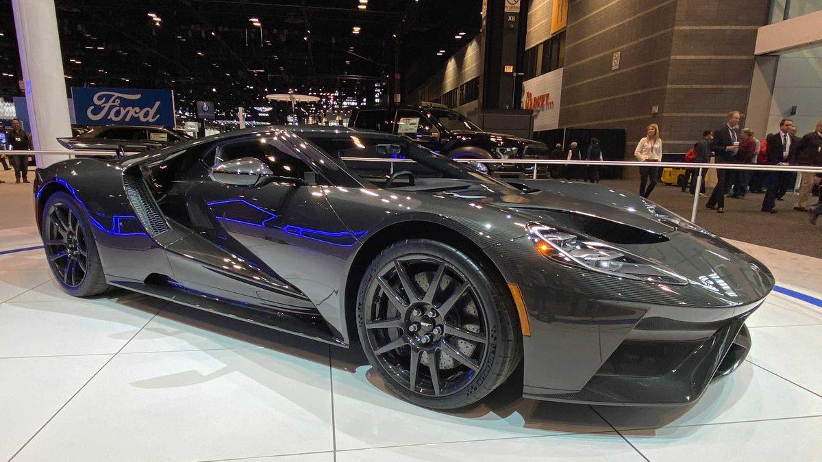 Normalden 3 Kat Uzun Sürede Üretilen, Tümüyle Karbon Fiber Kaplı Ford GT