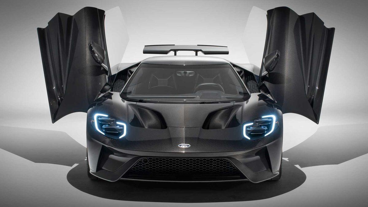 Normalden 3 Kat Uzun Sürede Üretilen, Tümüyle Karbon Fiber Kaplı Ford GT