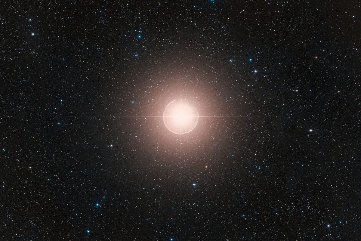 Şubat Ayı Boyunca Gözlemleyebileceğiniz Kızıl Yıldız: Betelgeuse