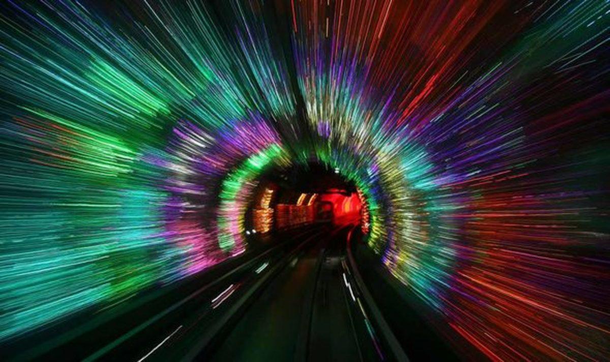 Ünlü Bilim İnsanına Göre Geleceğe Doğru Zaman Yolculuğu Yapmak Mümkün