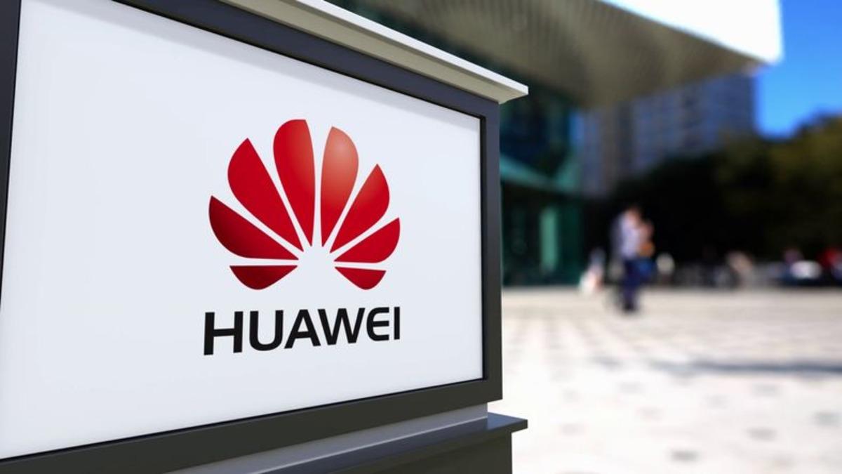 Huawei, Samsung’un Galaxy A80’de Kullandığı Özçekim Kamerasının Benzerini Kullanacak