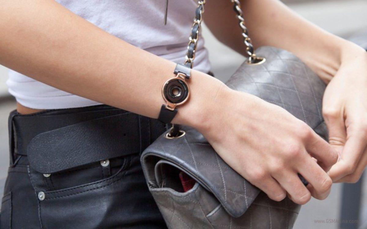 Kadınların Bileğinden Ya da Boynundan Çıkarmayacağı Akıllı Bileklik: Amazfit Moonbeam