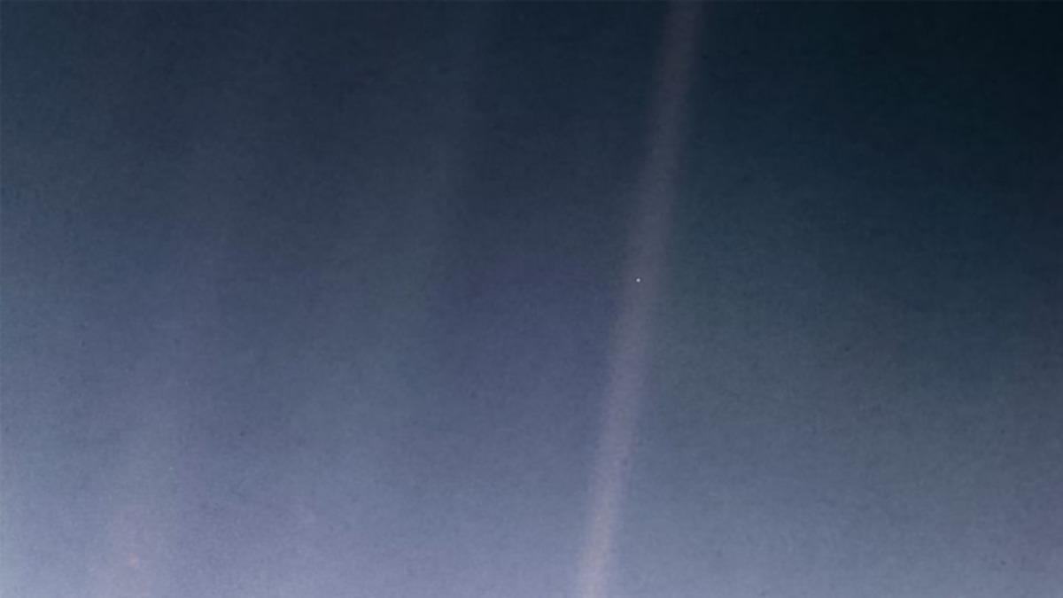 NASA’nın Efsanevi Fotoğrafı “Soluk Mavi Nokta” Günümüz Şartlarıyla Güncellendi